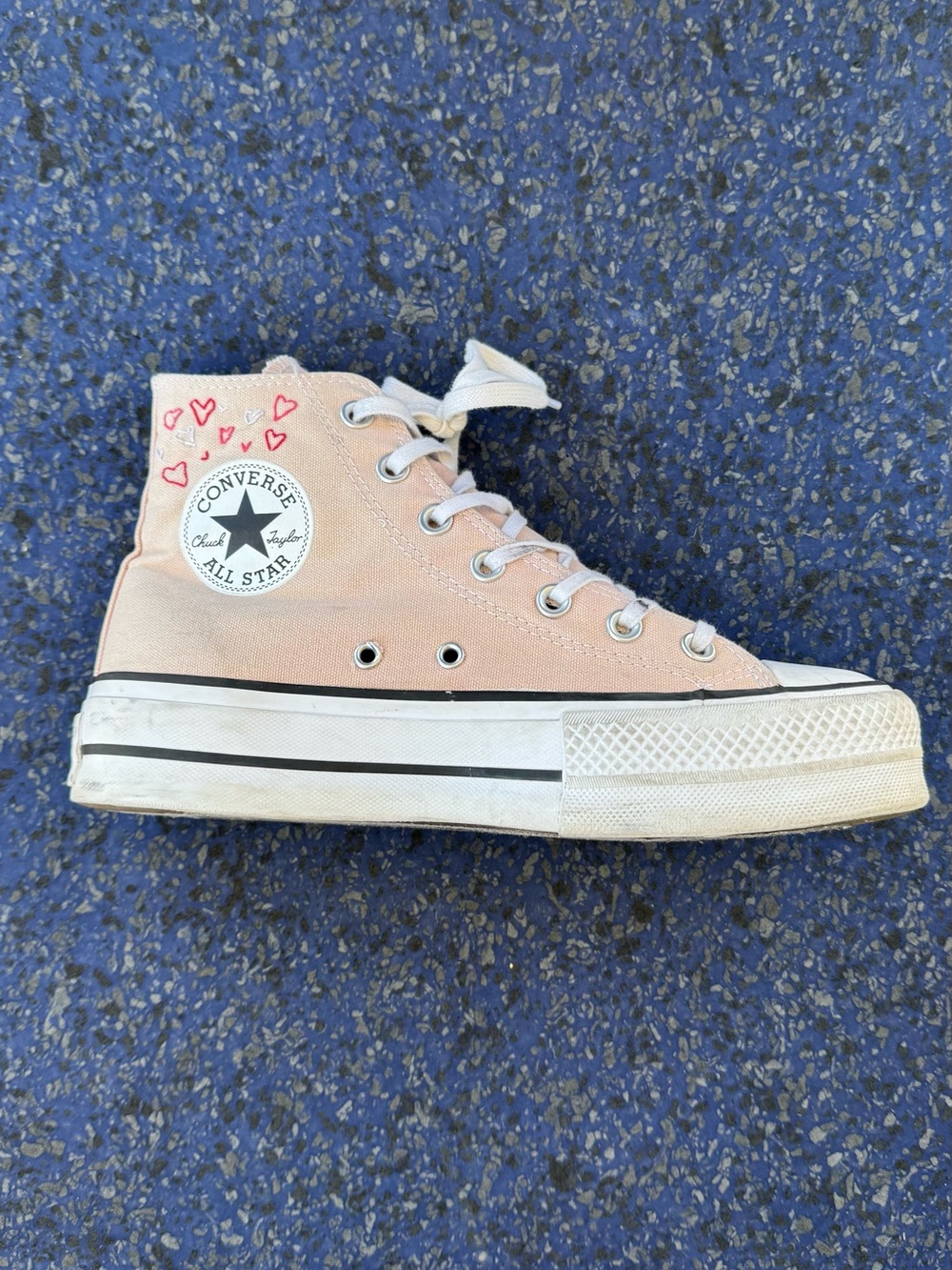 Converse Pink High-Top Platform Sneakers with Embroidered Hearts Women’s 8 - Picture 4 of 8